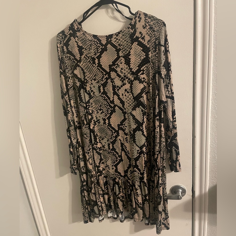 Snakeskin Long Sleeve Dress by Emerald. Size 1X